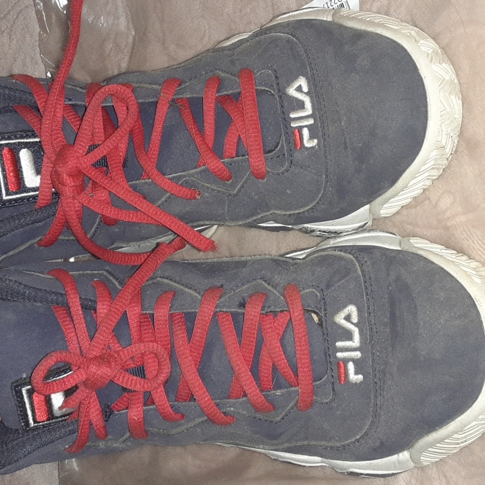 Filas - Picture 2 of 5